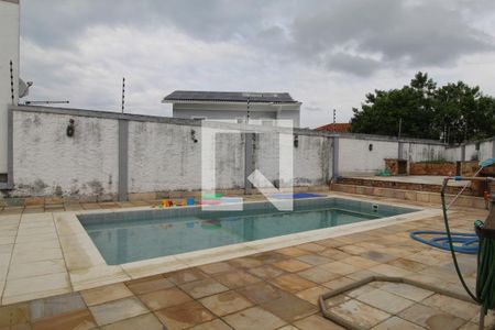 Casa à venda com 470m², 4 quartos e 2 vagasPiscina