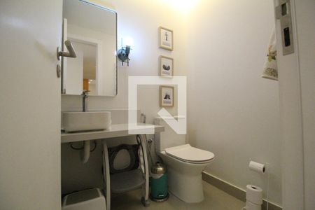 Casa à venda com 470m², 4 quartos e 2 vagasBanheiro - Social