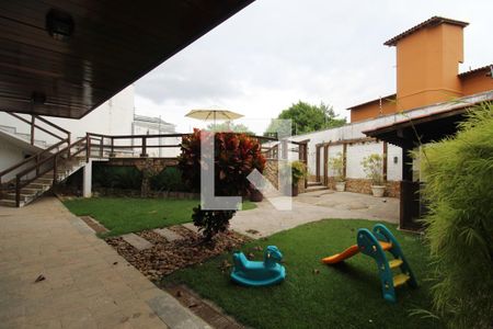 Casa à venda com 470m², 4 quartos e 2 vagasQuintal