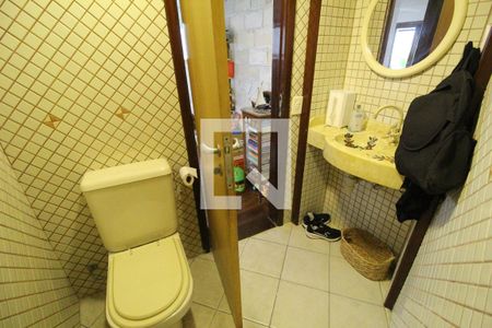 Casa à venda com 470m², 4 quartos e 2 vagasSalão de festa - Banheiro