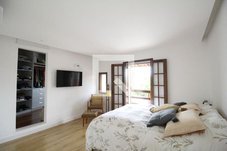 Casa à venda com 470m², 4 quartos e 2 vagasSuíte 