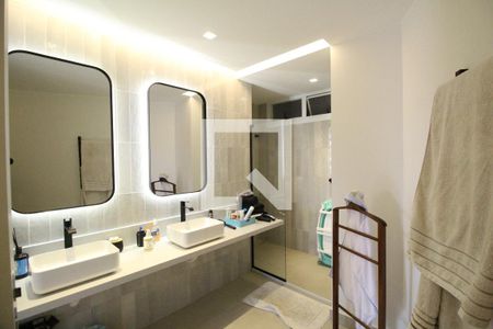 Casa à venda com 470m², 4 quartos e 2 vagasBanheiro - Suíte