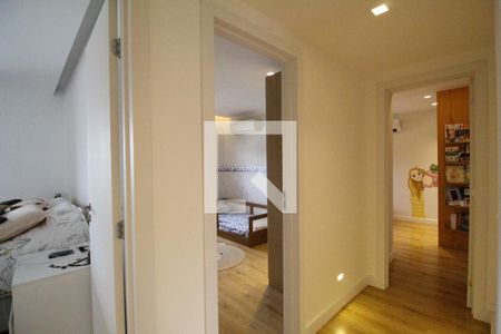 Casa à venda com 470m², 4 quartos e 2 vagasCorredor