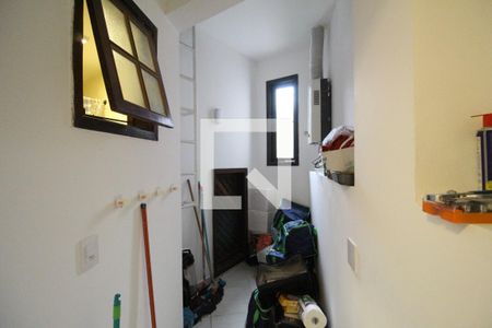 Casa à venda com 470m², 4 quartos e 2 vagasÁrea de serviço 2 - Depósito 