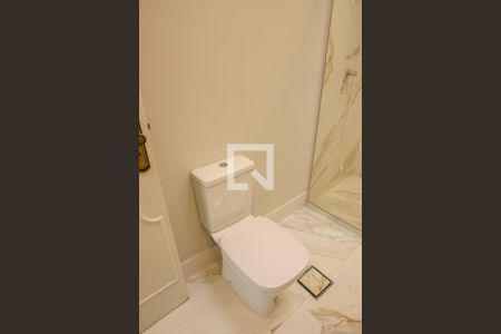 Casa para alugar com 600m², 3 quartos e 4 vagasBanheiro da Suíte 1