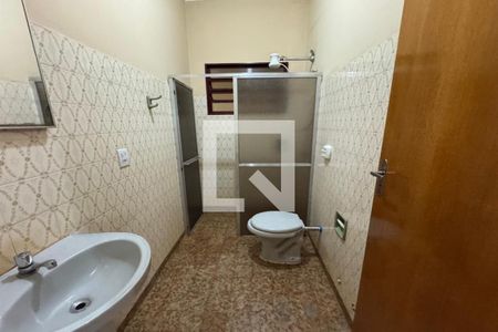 Casa para alugar com 220m², 3 quartos e 4 vagasBanheiro Social
