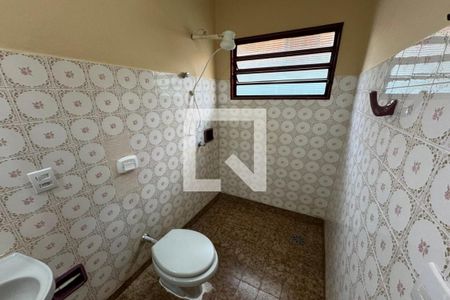 Casa para alugar com 220m², 3 quartos e 4 vagasBanheiro da Suíte