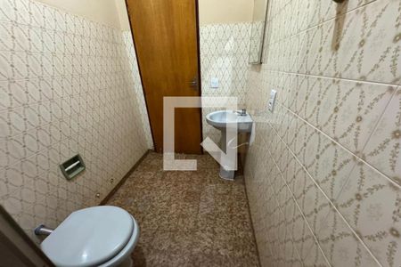 Casa para alugar com 220m², 3 quartos e 4 vagasBanheiro Social