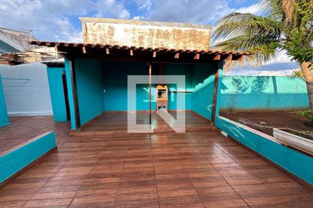 Casa para alugar com 220m², 3 quartos e 4 vagasQuintal - Varanda