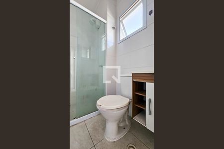 Banheiro de kitnet/studio para alugar com 1 quarto, 25m² em Campo Grande, São Paulo