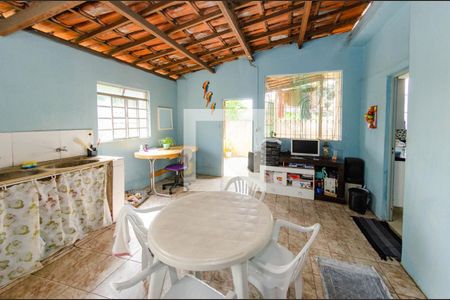 Casa à venda com 217m², 3 quartos e 4 vagas Casa à venda com 217m², 3 quartos e 4 vagasÁrea de serviço