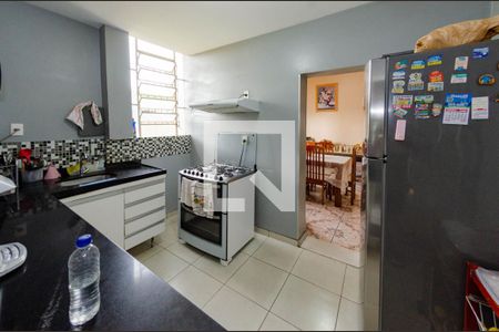 Casa à venda com 217m², 3 quartos e 4 vagas Casa à venda com 217m², 3 quartos e 4 vagasCozinha