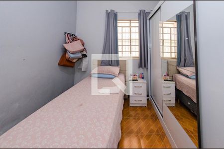 Casa à venda com 217m², 3 quartos e 4 vagas Casa à venda com 217m², 3 quartos e 4 vagasQuarto 2