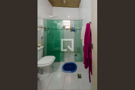 Casa à venda com 217m², 3 quartos e 4 vagas Casa à venda com 217m², 3 quartos e 4 vagasBanheiro