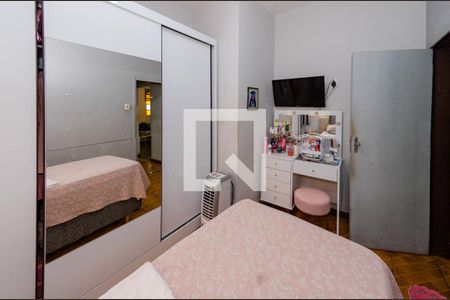 Casa à venda com 217m², 3 quartos e 4 vagas Casa à venda com 217m², 3 quartos e 4 vagasQuarto 2