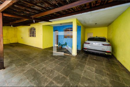 Casa à venda com 217m², 3 quartos e 4 vagas Casa à venda com 217m², 3 quartos e 4 vagasGaragem