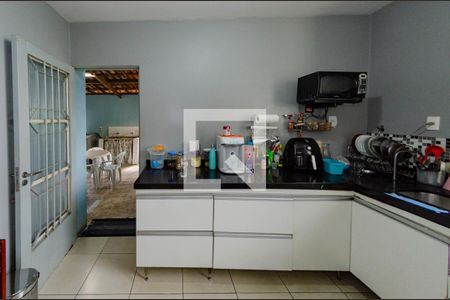 Casa à venda com 217m², 3 quartos e 4 vagas Casa à venda com 217m², 3 quartos e 4 vagasCozinha