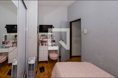 Casa à venda com 217m², 3 quartos e 4 vagas Casa à venda com 217m², 3 quartos e 4 vagasQuarto 2