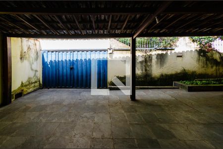 Casa à venda com 217m², 3 quartos e 4 vagas Casa à venda com 217m², 3 quartos e 4 vagasGaragem