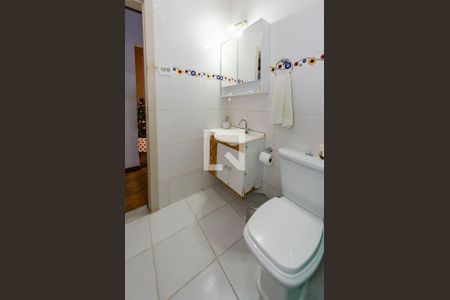 Casa à venda com 217m², 3 quartos e 4 vagas Casa à venda com 217m², 3 quartos e 4 vagasBanheiro