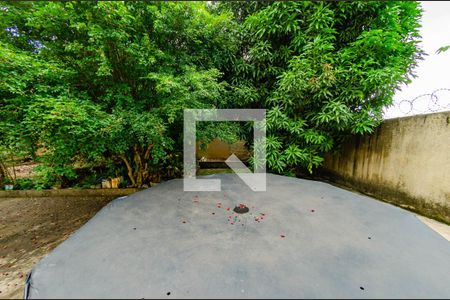 Casa à venda com 217m², 3 quartos e 4 vagas Casa à venda com 217m², 3 quartos e 4 vagasQuintal