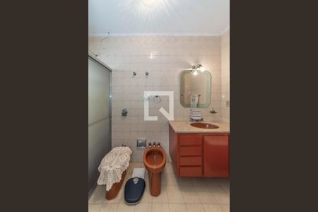 Casa à venda com 218m², 4 quartos e 3 vagasBanheiro da Suíte 1