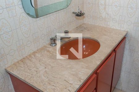 Casa à venda com 218m², 4 quartos e 3 vagasBanheiro da Suíte 1