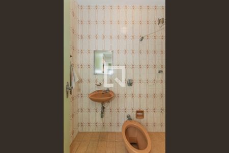 Casa à venda com 218m², 4 quartos e 3 vagasBanheiro de Serviço