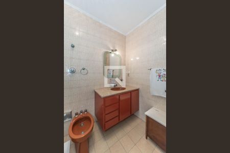 Casa à venda com 218m², 4 quartos e 3 vagasBanheiro da Suíte 1