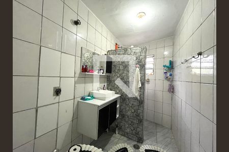 Casa à venda com 80m², 3 quartos e 1 vagaBanheiro 