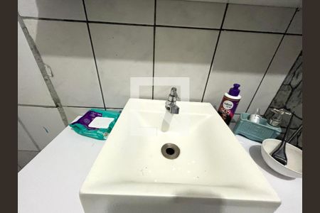 Casa à venda com 80m², 3 quartos e 1 vagaBanheiro 