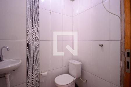 Casa à venda com 500m², 5 quartos e 4 vagasGalpão - Banheiro 