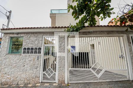 Casa de condomínio à venda com 80m², 3 quartos e 2 vagasFachada