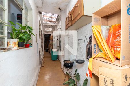 Casa à venda com 261m², 4 quartos e 3 vagas Casa à venda com 261m², 4 quartos e 3 vagasCorredor