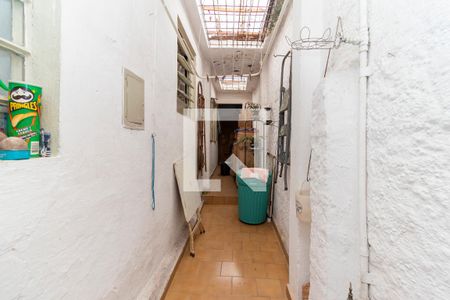 Casa à venda com 261m², 4 quartos e 3 vagas Casa à venda com 261m², 4 quartos e 3 vagasCorredor