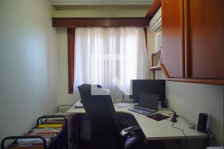 Apartamento à venda com 221m², 4 quartos e 3 vagasQuarto 2