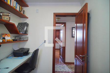 Apartamento à venda com 221m², 4 quartos e 3 vagasQuarto 2