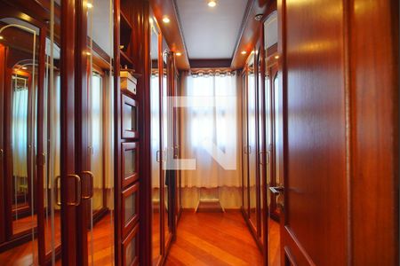 Apartamento à venda com 221m², 4 quartos e 3 vagasCloset da suíte