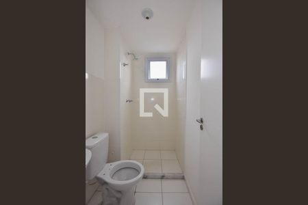 Banheiro de apartamento para alugar com 2 quartos, 42m² em Parque Arariba, São Paulo