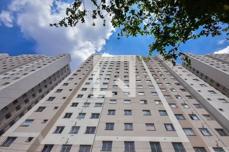 Fachada de apartamento para alugar com 2 quartos, 42m² em Parque Arariba, São Paulo