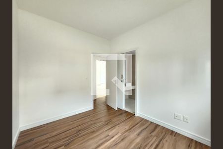 Apartamento à venda com 135m², 4 quartos e 3 vagasQuarto Semi Suite 4