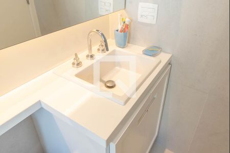 Apartamento à venda com 198m², 4 quartos e 3 vagasBanheiro da Suíte 2