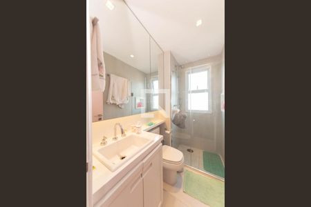 Apartamento à venda com 198m², 4 quartos e 3 vagasBanheiro da Suíte 1