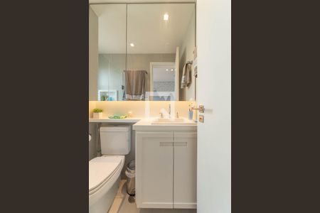 Apartamento à venda com 198m², 4 quartos e 3 vagasBanheiro da Suíte 2