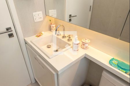 Apartamento à venda com 198m², 4 quartos e 3 vagasBanheiro da Suíte 1