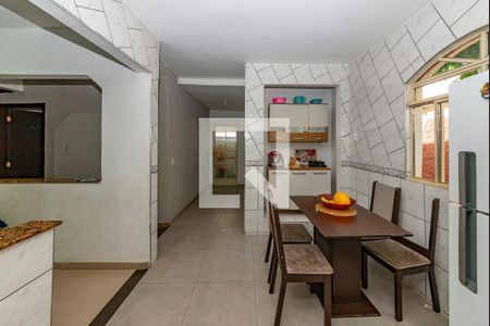 Casa à venda com 340m², 6 quartos e 2 vagasCasa 2