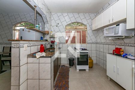 Casa à venda com 340m², 6 quartos e 2 vagasCasa 2