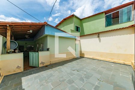 Casa à venda com 340m², 6 quartos e 2 vagasQuintal