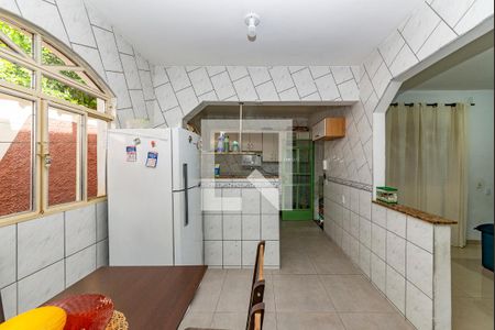 Casa à venda com 340m², 6 quartos e 2 vagasCasa 2