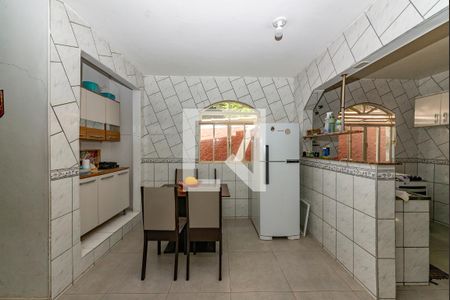 Casa à venda com 340m², 6 quartos e 2 vagasCasa 2